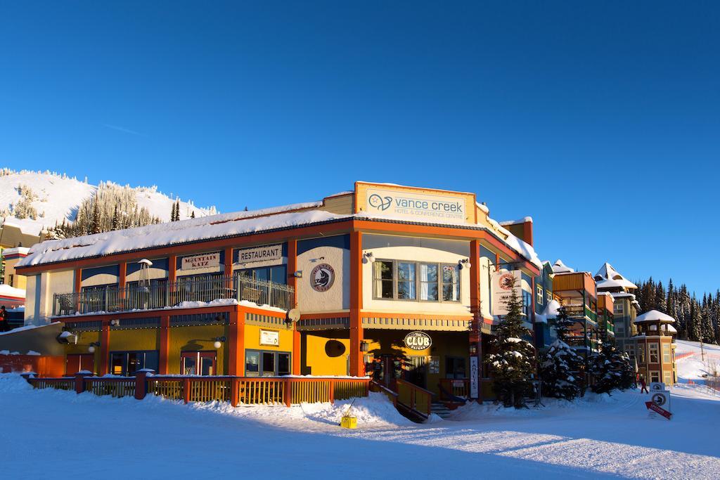 The Vance Creek Hotel & Conference Centre Silver Star Eksteriør billede